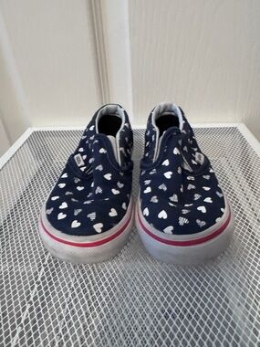 Vans Kids Navy Slip-On Sneakers with White Heart Print and Pink Trim Size 7